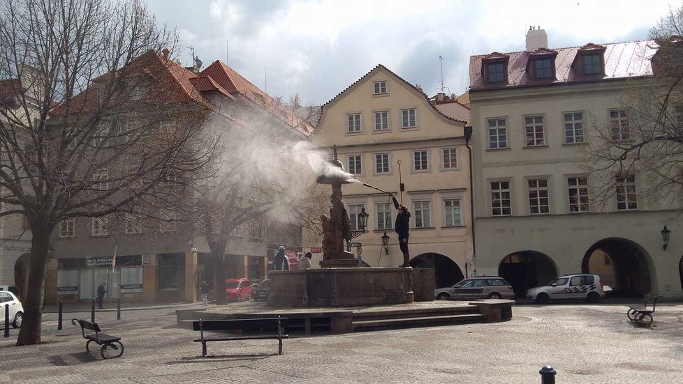 Plošná desinfekce veřejných prostranství