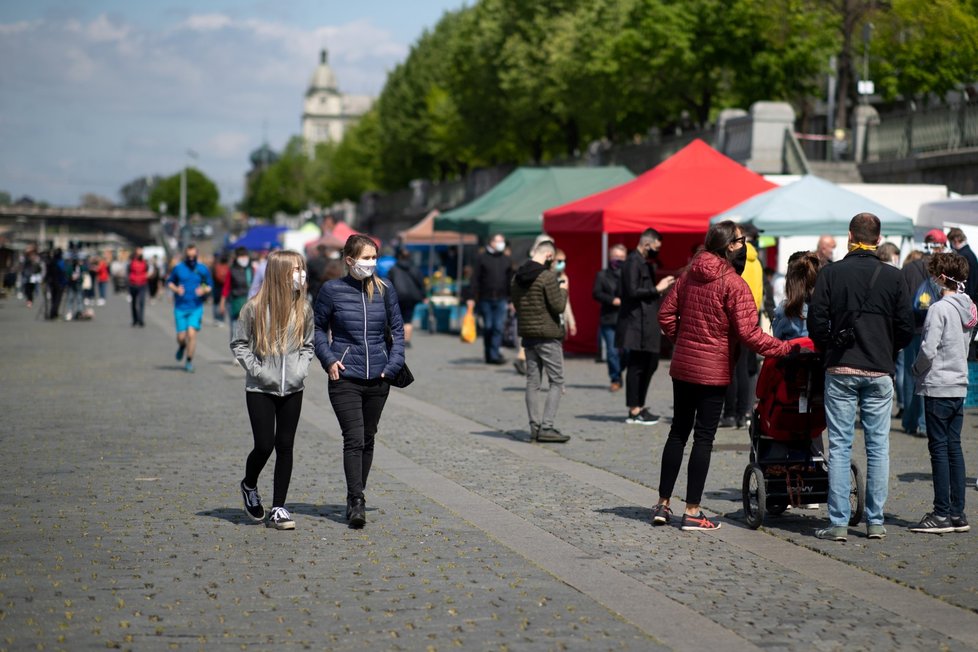 Farmářské trhy na pražské náplavce v sobotu 25. 4. 2020