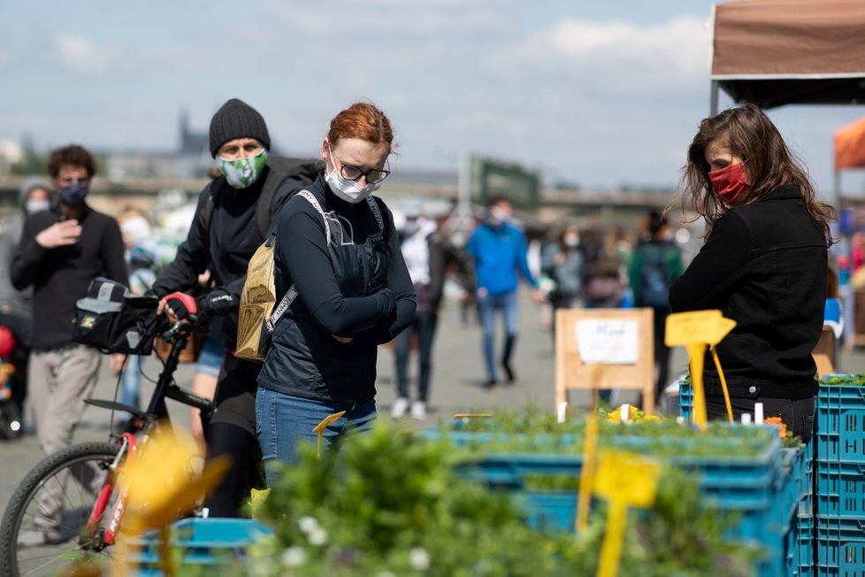 Farmářské trhy na pražské náplavce v sobotu 25. 4. 2020