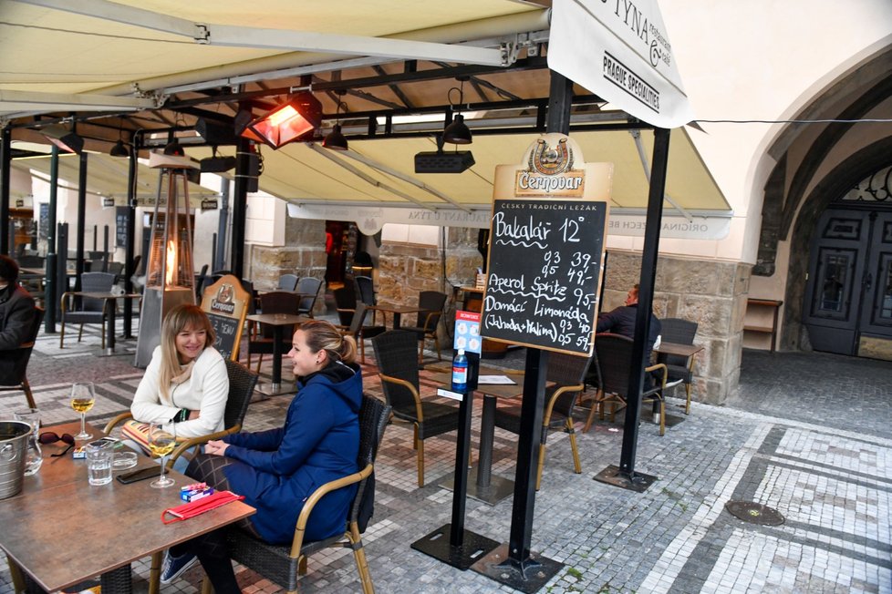 Pražští restauratéři se připravují na otevření zahrádek.