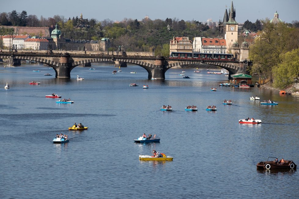 Velikonoční svátky v době pandemie koronaviru v Praze (14.4.2020)