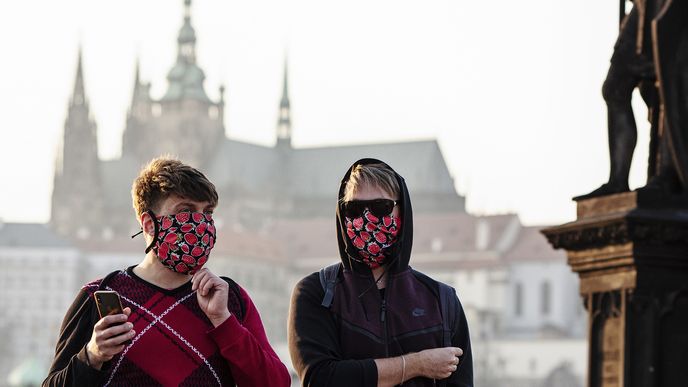 Praha nosí roušky