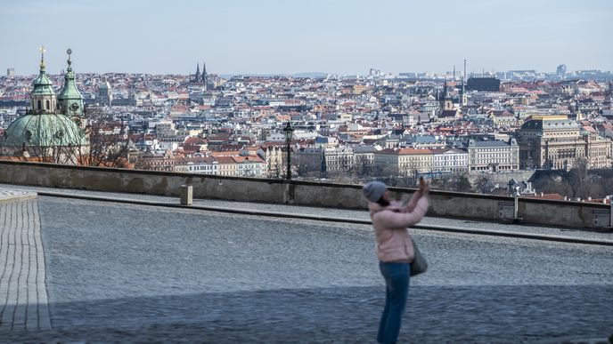 Jindy plné hlavní město letos místy připomínalo město duchů. Jindy plné hlavní město letos místy připomínalo město duchů.