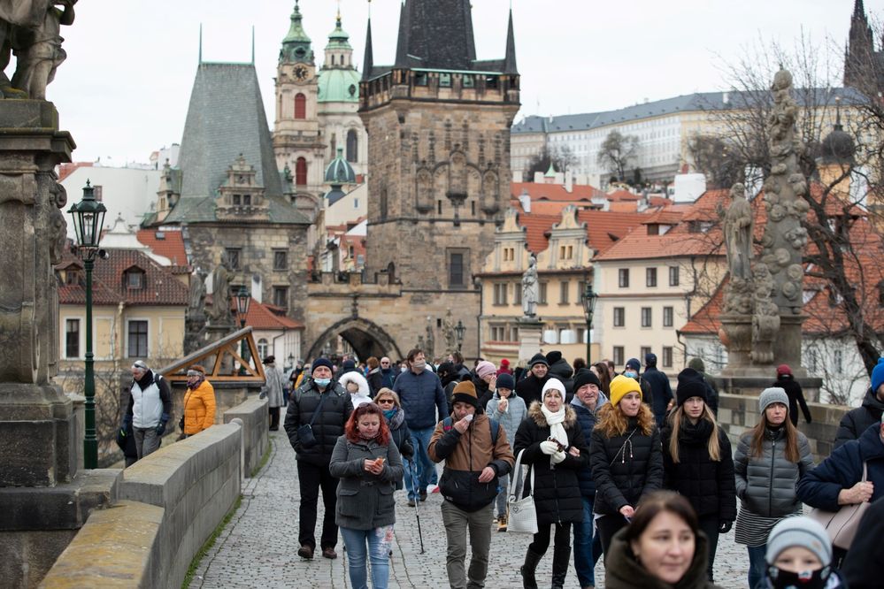 Prosinec 2021: Češi vyrazili na druhý vánoční svátek do ulic Prahy.