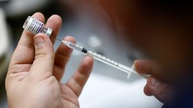 Koronavirus: Očkování vakcínou Pfizer.
