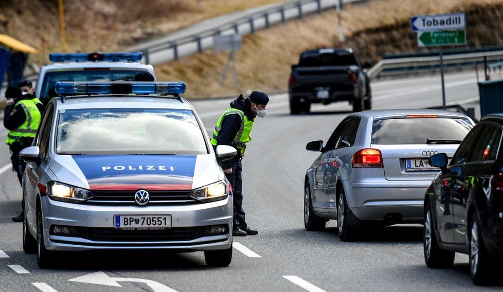 Rakousko kontroluje své hranice.