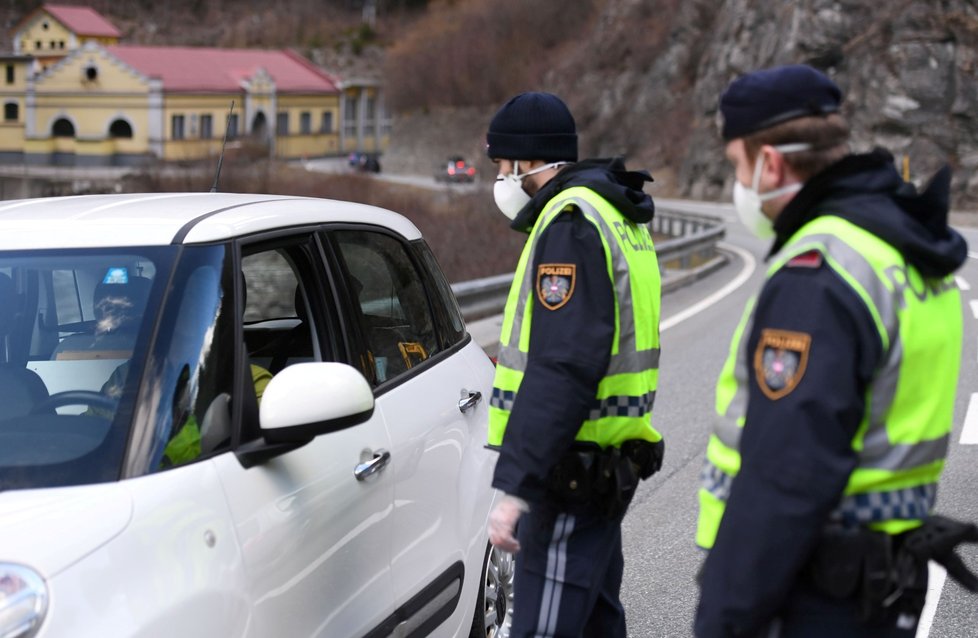 Rakousko kontroluje své hranice.