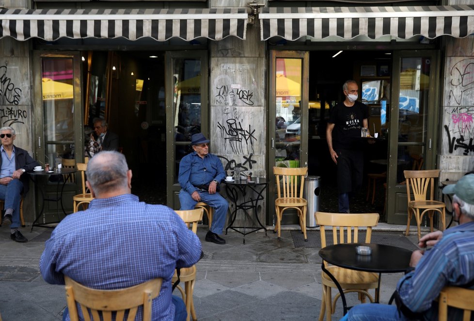 V Řecku se po deseti týdnech otevřely restaurace, kavárny a bary. (25.5.2020).