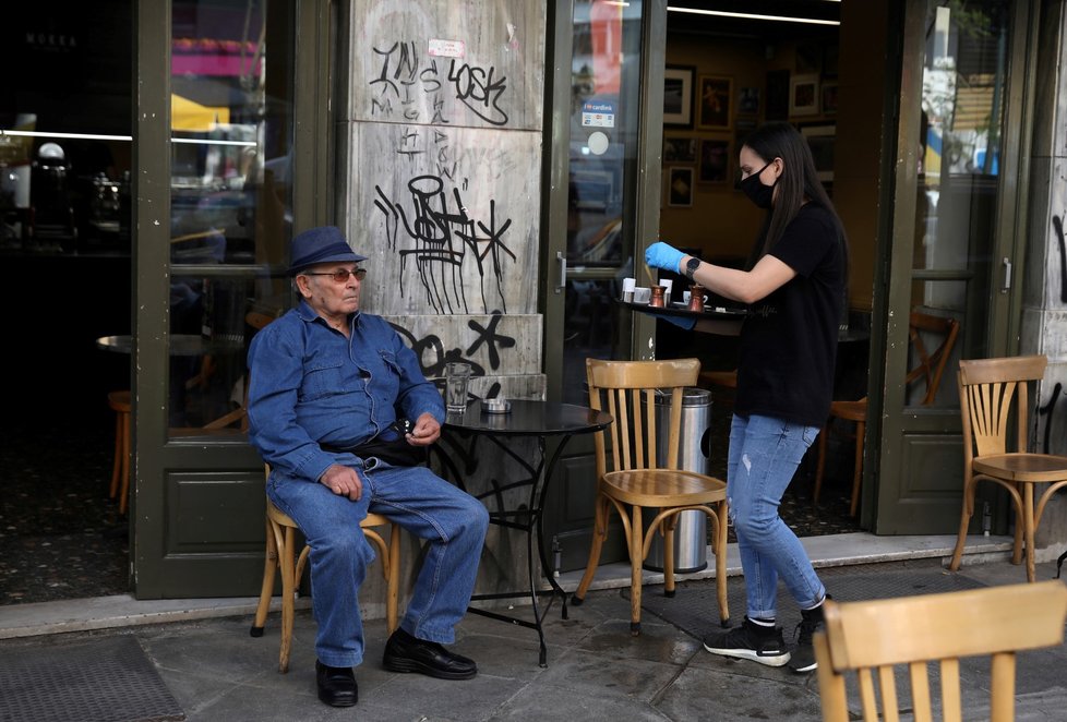 V Řecku se po deseti týdnech otevřely restaurace, kavárny a bary. (25.5.2020).