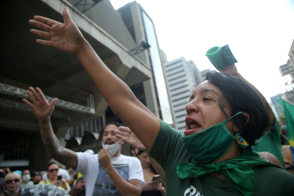 Koronavirus v Brazílii: Lidé protestují proti restrikcím zavedeným vládou.