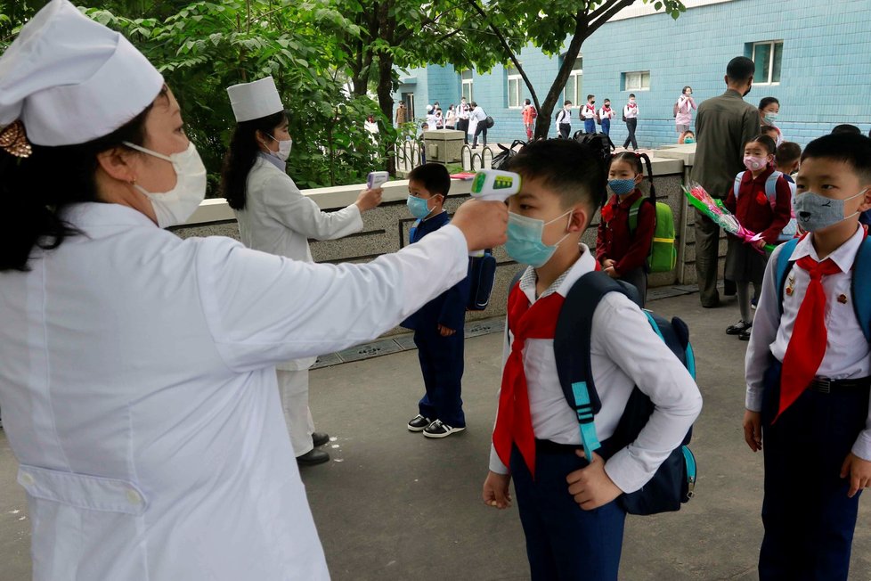Dodržovaní opatření spojených s koronavirem v Severní Koreji (5. 6. 2020)