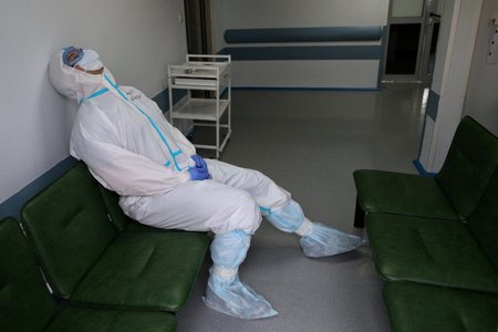 Koronavirus v Rusku: Boj s pandemií v nemocnici v Moskvě