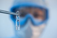 Česká vakcína má úspěch na hlodavcích. Prototyp míří za Prymulou, povolí další výzkum?