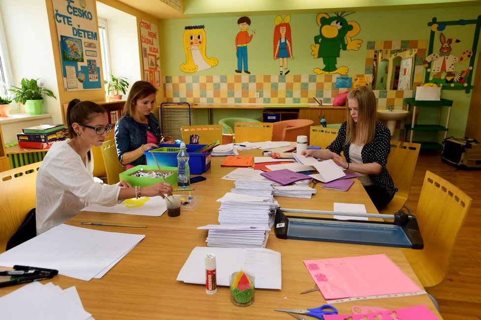 Pražský magistrát zajistí pro děti příslušníků profesí, které jsou nezbytné pro boj s koronavirem, výuku ve vybraných základních školách (ilustrační foto).