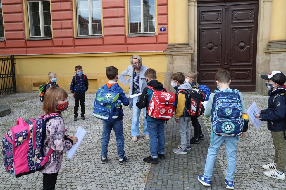 Do lavic se vrátily i děti ze základní školy Botičská v Praze.