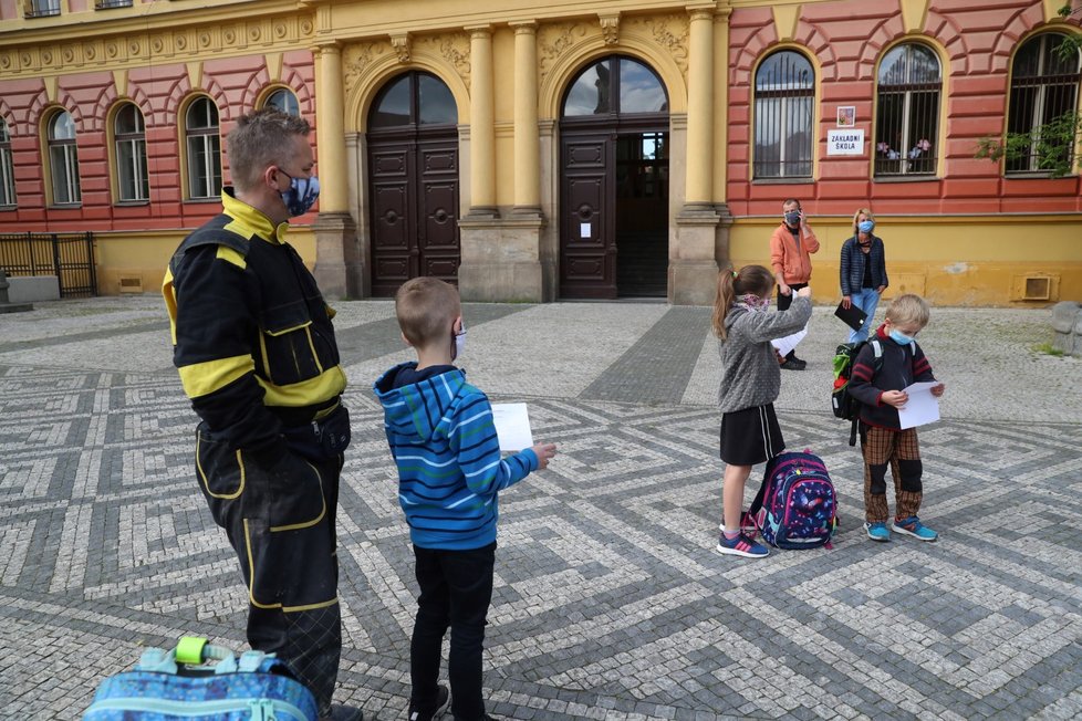 Do lavic se vrátily i děti ze základní školy Botičská v Praze.