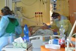 Boj s koronavirem v přetížené sokolovské nemocnici (2.3.2021)