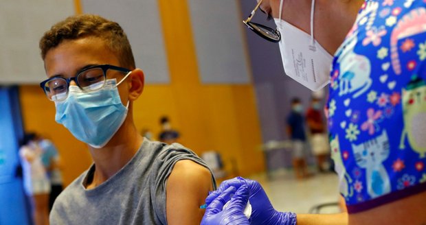 Teenageři bojují za očkování s rodiči – odmítači. Založili zvláštní skupinu