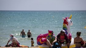 S teplým počasí ožily i pláže na Malorce (7.6.2021)