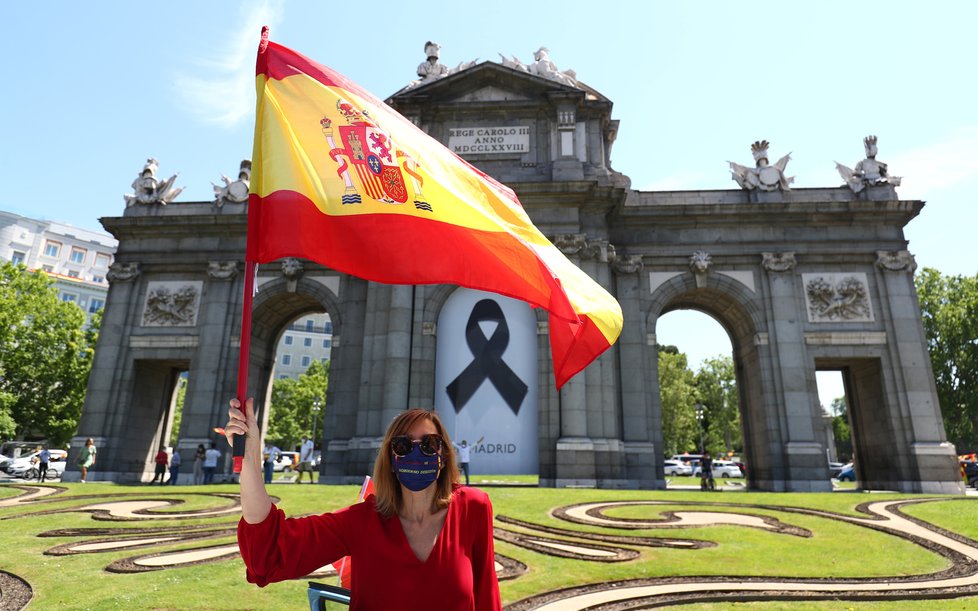 Koronavirus ve Španělsku: Protest v Malaze proti tomu, jak vláda zvládá pandemii (24.5.2020)