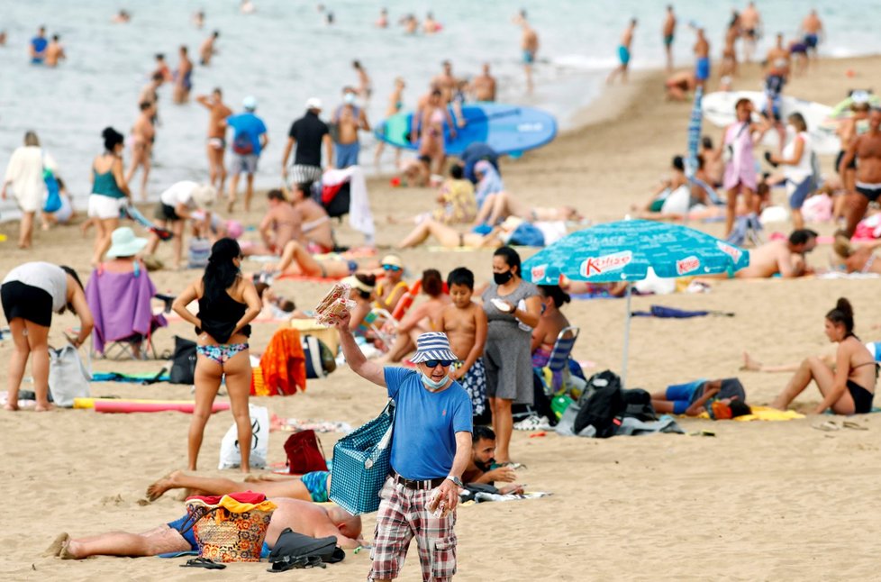 Pláže na Gran Canaria během pandemie koronaviru.