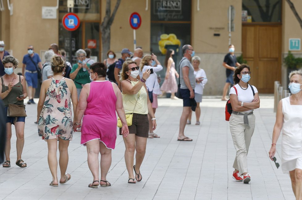 Koronavirus ve Španělsku: Turisti na Mallorce