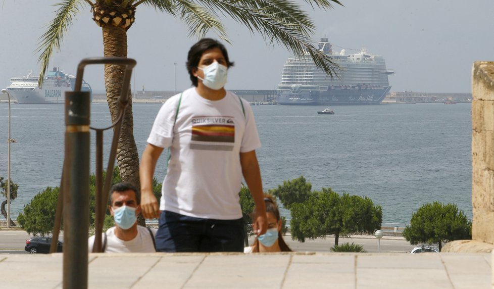 Koronavirus ve Španělsku: Turisti na Mallorce
