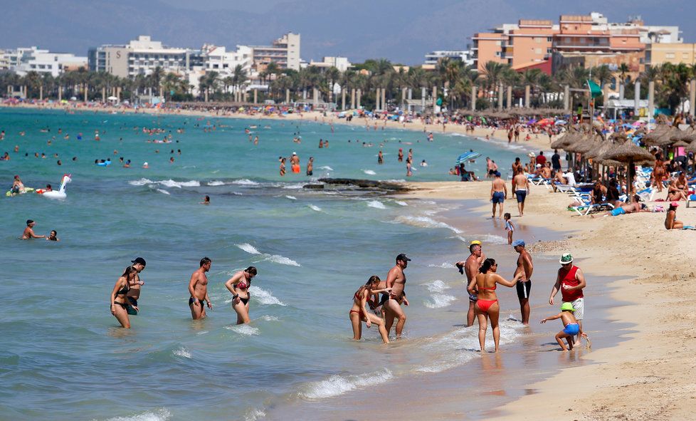 Koronavirus ve Španělsku: Pláže v Palma de Mallorca (15.8.2020)