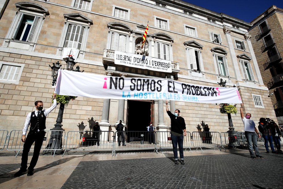 Koronavirus ve Španělsku: V Barceloně se protestovalo kvůli nucenému uzavření restaurací, (16.10.2020).