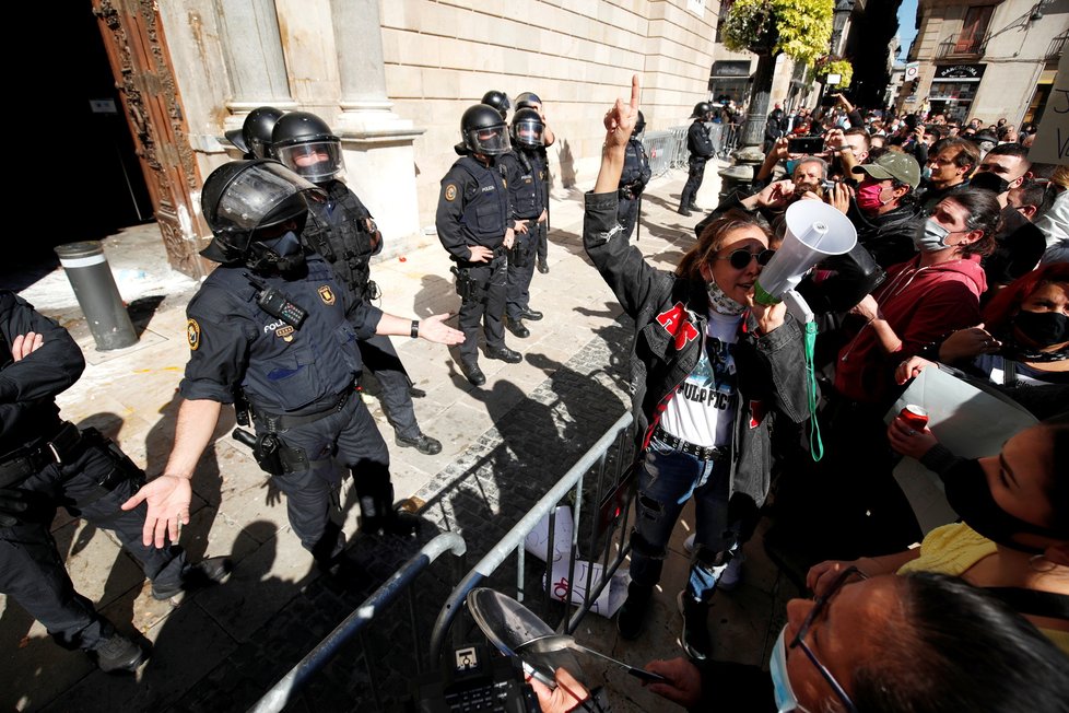 Koronavirus ve Španělsku: V Barceloně se protestovalo kvůli nucenému uzavření restaurací, (16.10.2020).