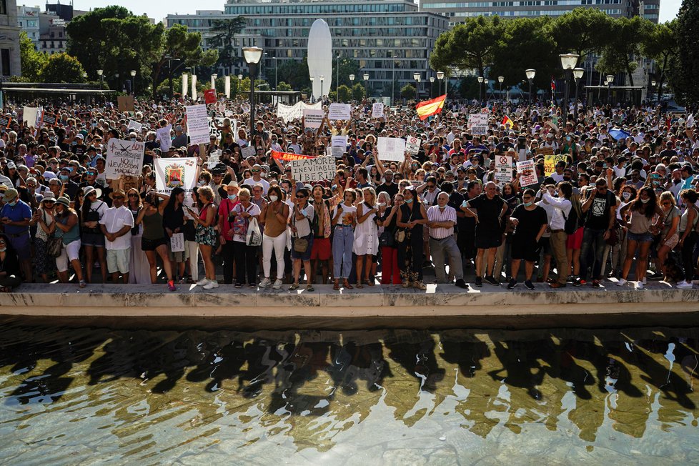 Koronavirus ve Španělsku: Protest proti opatřením, (16.08.2020).