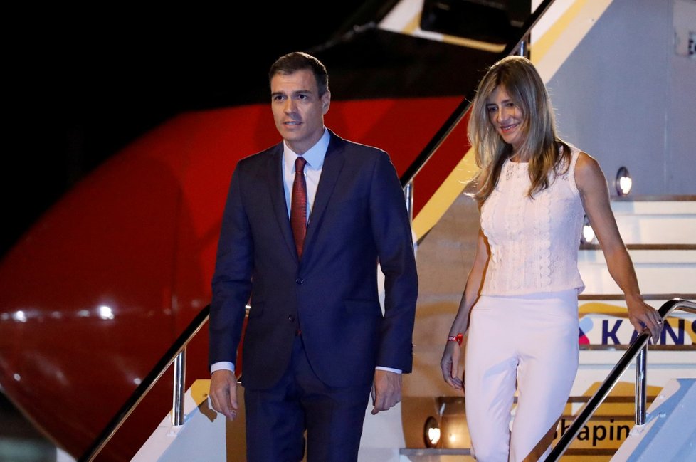 Manželka španělského premiéra Pedra Sáncheze Begoňa Gómezová se nakazila koronavirem.