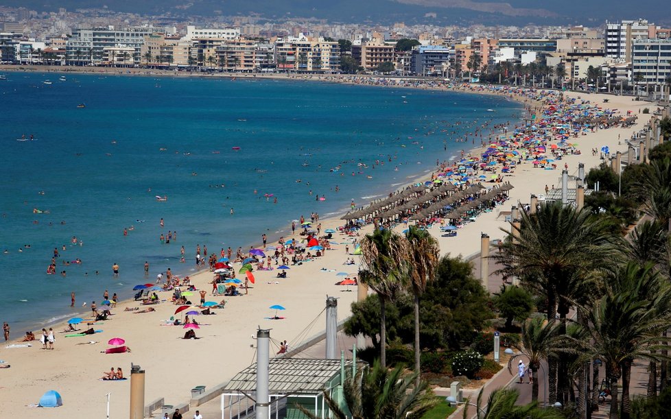 Opatření koronaviru ve Španělsku se dotýkají i pláží.