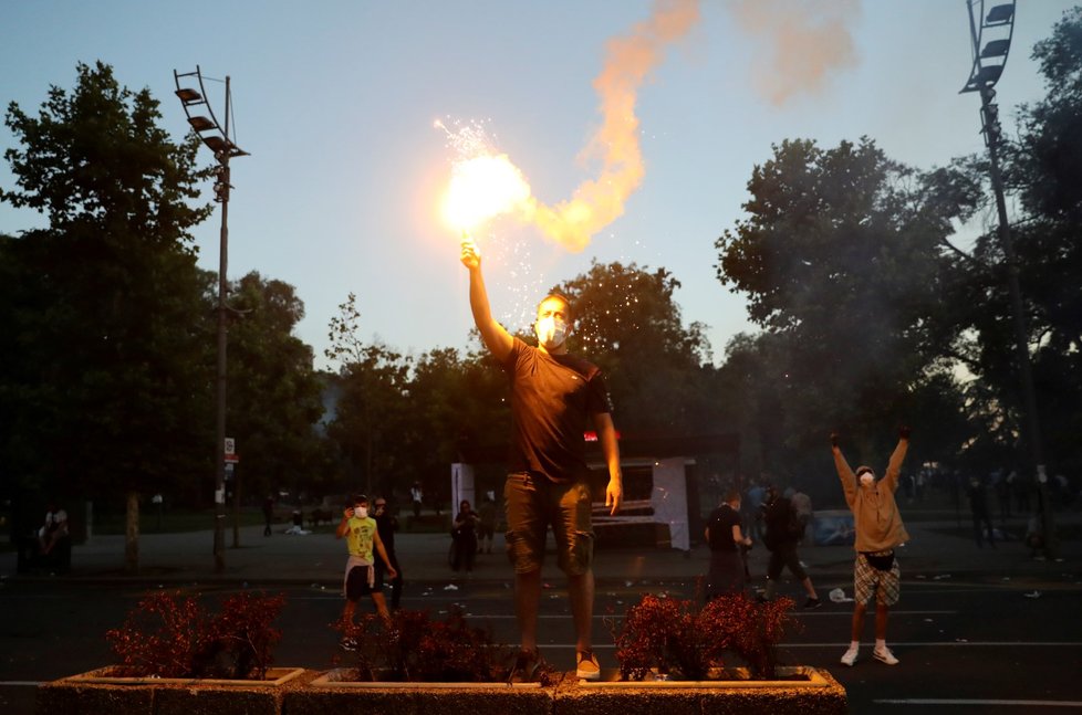 Protesty proti zákazu vycházení v Srbsku (8. 7. 2020)