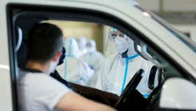 Koronavirus v Německu: Zaměstnanci na letišti čistí hangáry a pracoviště každý den