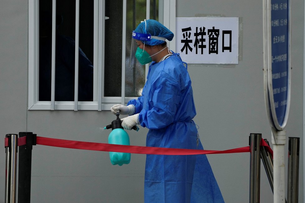 Koronavirus ve světě: Pandemie se stále nezastavila.