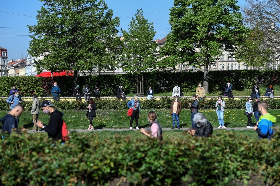 Dobrovolné testování na covid-19 v Praze. (23.4.2020)