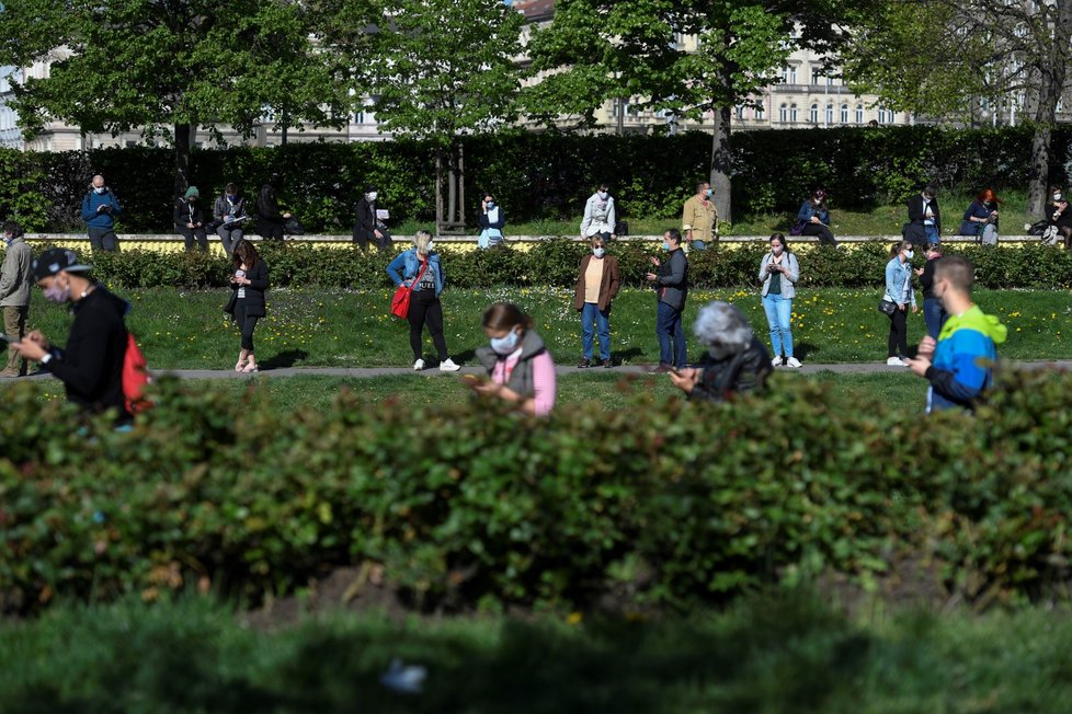 Dobrovolné testování na covid-19 v Praze. (23.4.2020)