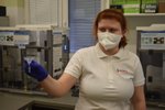 Pracovnice laboratoří Agellab Barbora Macúchová.