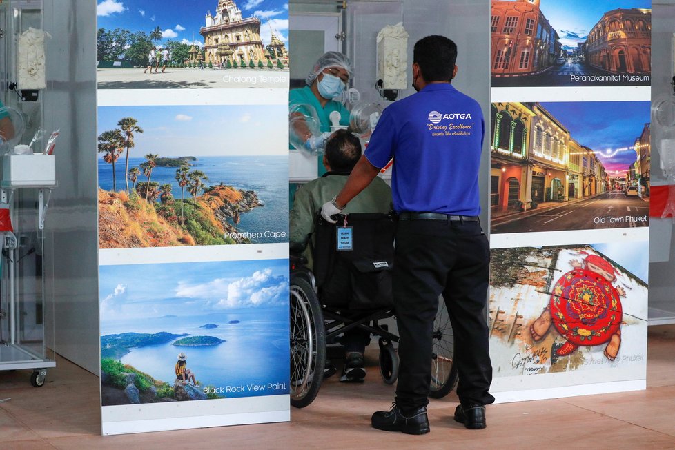 Koronavirus v Thajsku: Ostrov Phuket se otevřel plně naočkovaným zahraničním turistům, (1.07.2021).