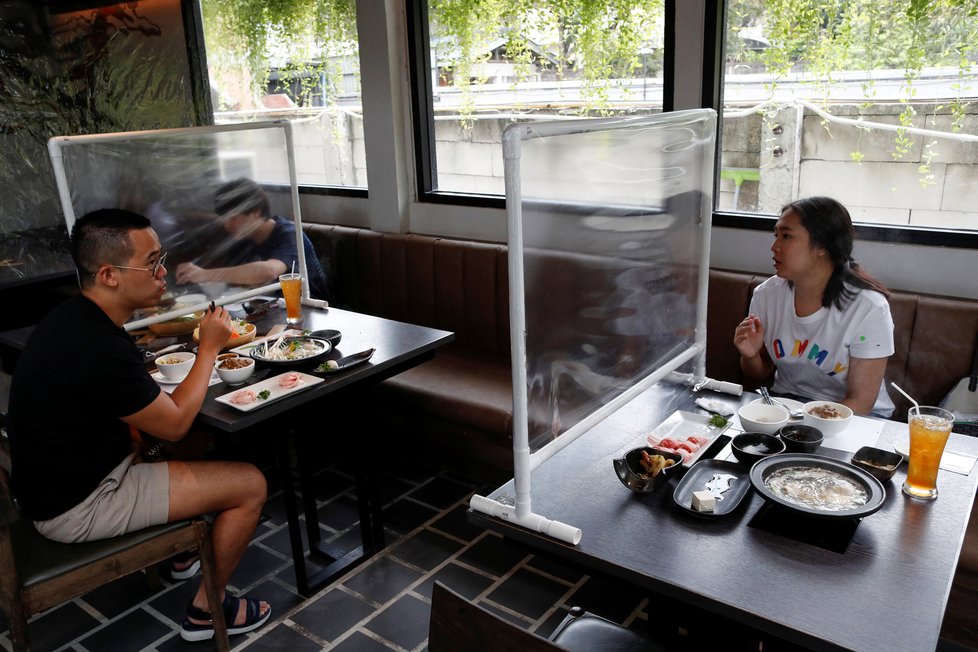 Thajské restaurace přijaly po znovuotevření přísná hygienická opatření,