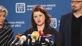 Tisková konference šéfky Ministerstva práce a sociálních věcí Jany Maláčové (ČSSD) kvůli příspěvkům, které by stát mohl poskytnout postiženým dopady opatření proti šíření koronaviru (11. 3. 2020)