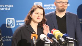 Tisková konference šéfky Ministerstva práce a sociálních věcí Jany Maláčové (ČSSD) kvůli příspěvkům, které by stát mohl poskytnout postiženým dopady opatření proti šíření koronaviru (11. 3. 2020)