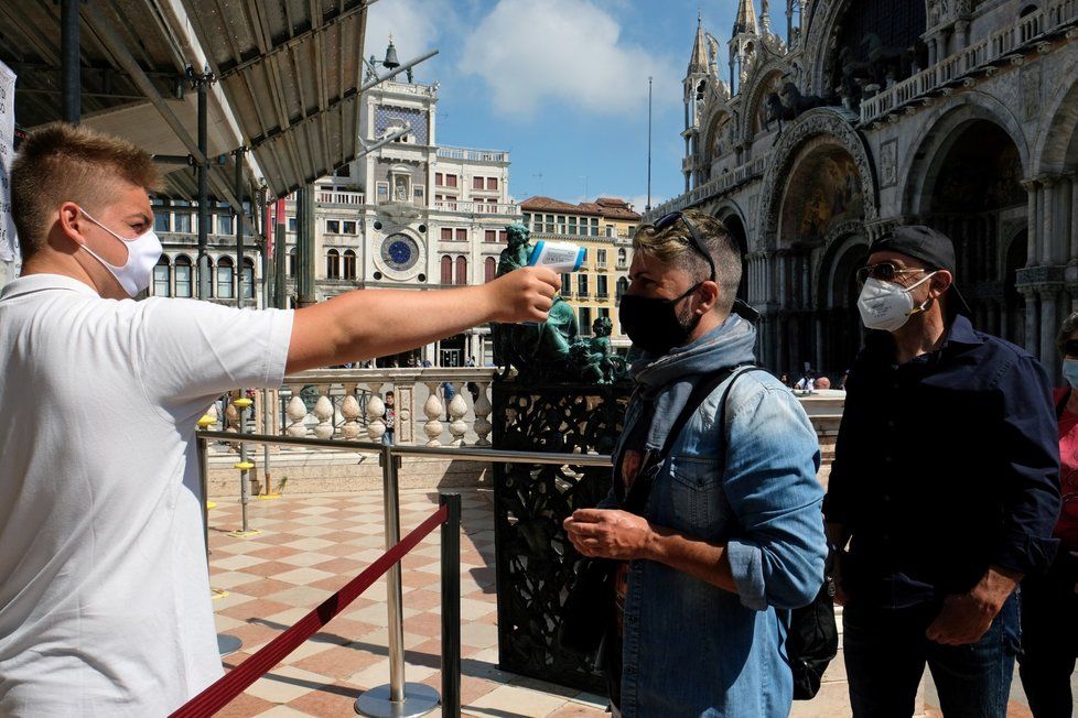 Benátky: Turisté se vrátili zpět za památkami (14. 6. 2020).