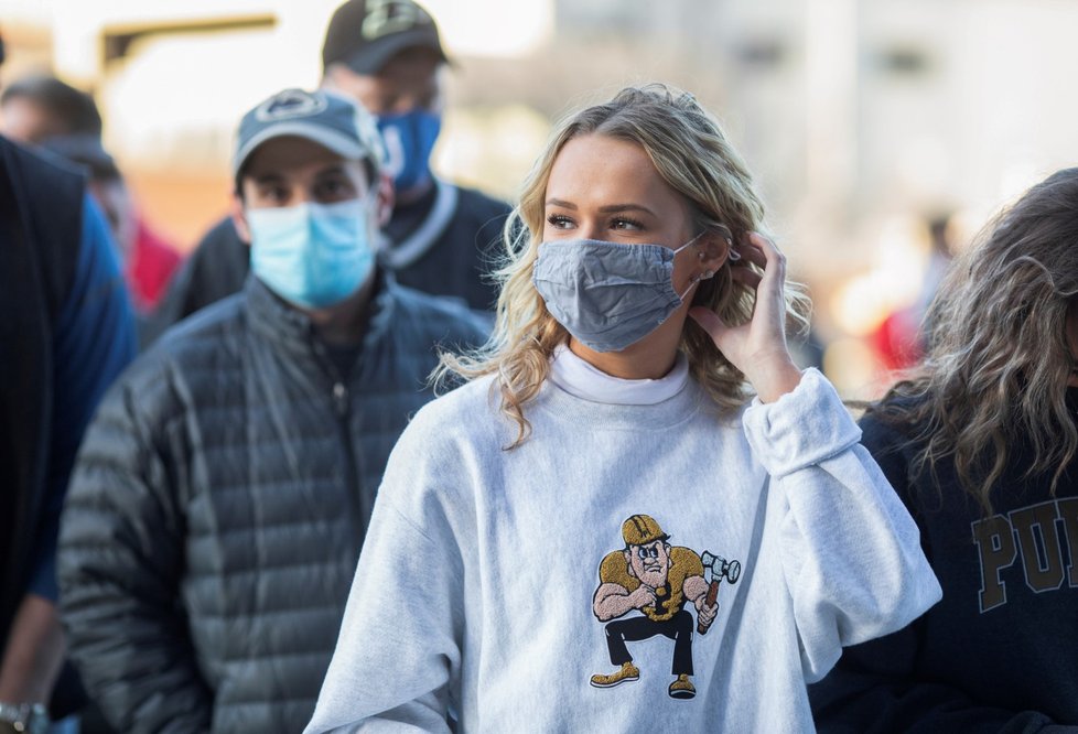 V USA se život pomalu vrací k normálu: Diváci se chystají na basketbalový zápas V USA se život pomalu vrací k normálu: Diváci se chystají na basketbalový zápas