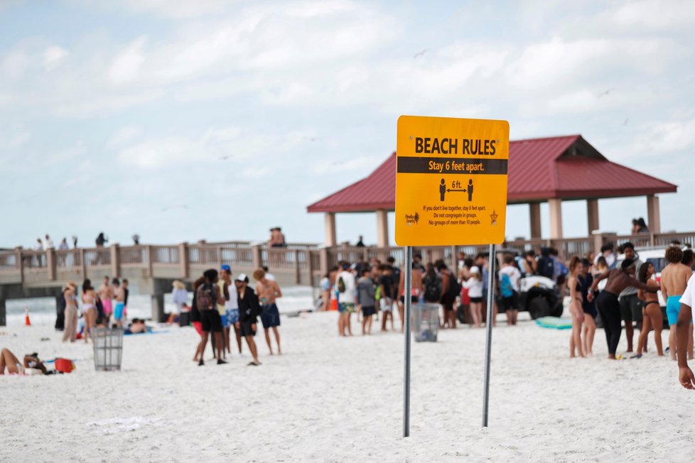 V USA na Floridě si lidé s rozestupy hlavu nelámou V USA na Floridě si lidé s rozestupy hlavu nelámou