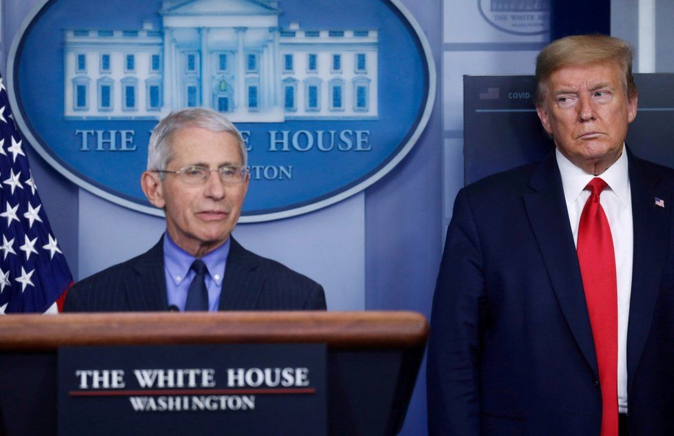 Americký prezident Donald Trump a epidemiolog Anthony Fauci.