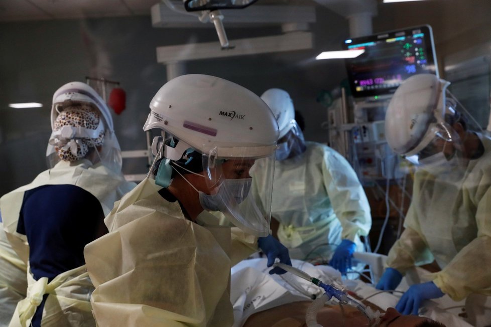 Nemocnice na Floridě a tamní boj s koronavirem na jednotce intenzivní péče (21. 9. 2021) Nemocnice na Floridě a tamní boj s koronavirem na jednotce intenzivní péče (21. 9. 2021)