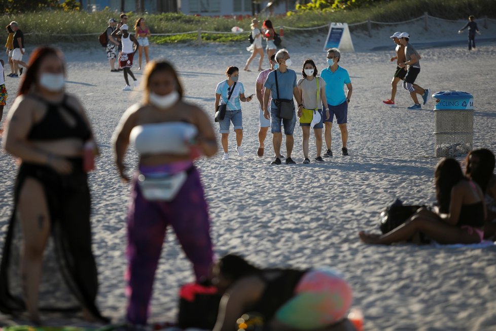 Koronavirus v USA: Takhle to o prvním březnovém víkendu vypadalo na Floridě, (7.03.2021).