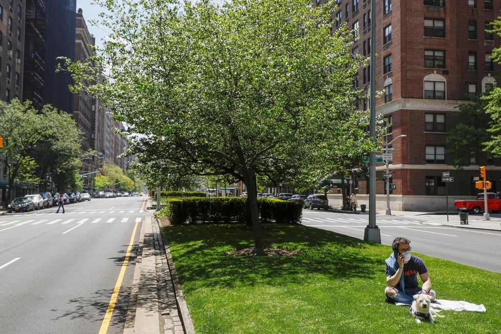 V New Yorku budou platit restrikce až do konce května.